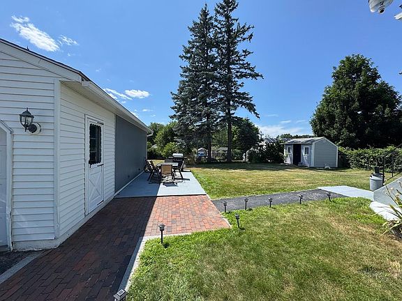 4th image of 74 Hobart Street