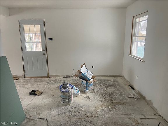 3rd image of 835 Shannon Ave