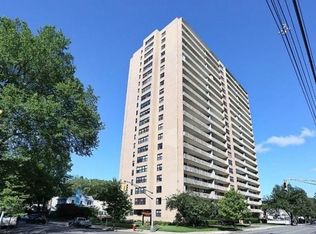 285 Aycrigg Ave APT 22D, Passaic, NJ 07055