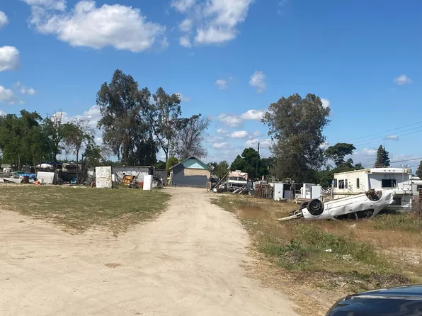 465 6th Avenue, Kingsburg, CA 93631