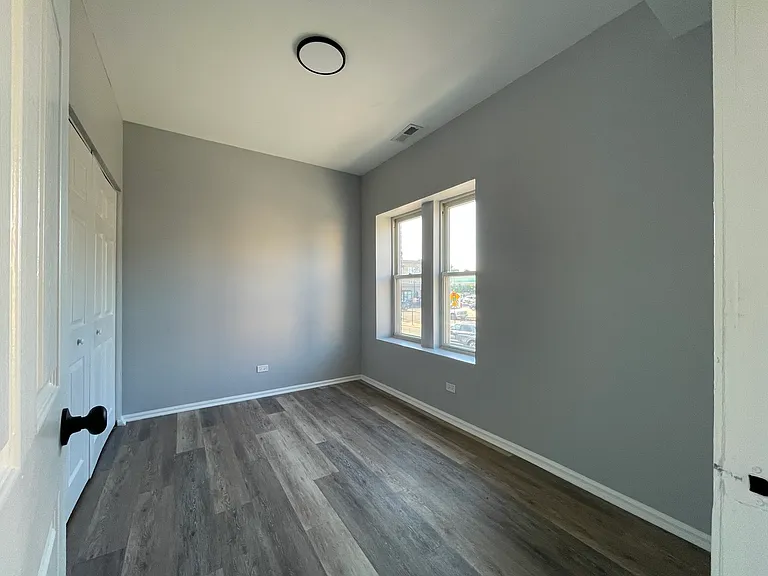 3945 W Division St #1 — Photo 4