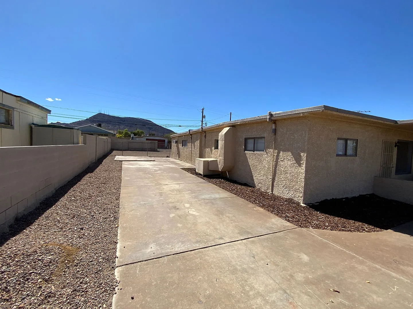 3 Bedroom 2 Bath Home in Henderson! — Photo 2