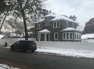 1728 Forest Rd, Davenport, IA 52803