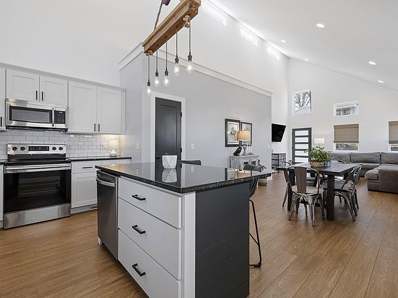 3rd image of 1120 Dagnan Ln