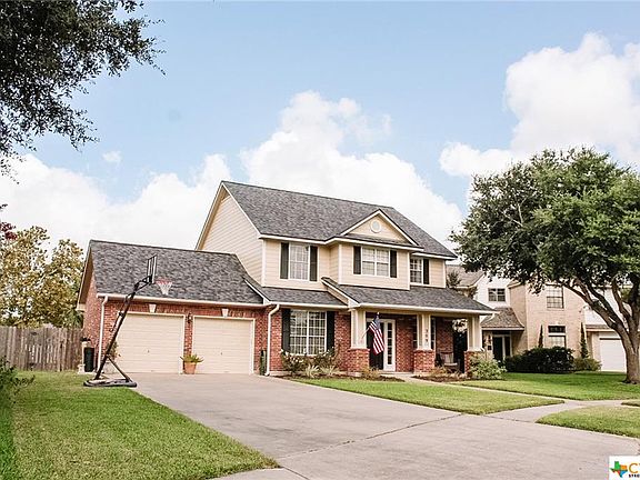 3rd image of 309 Village Grn