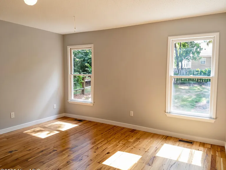 85 Sawmill Rd E — Photo 10
