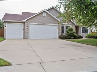 5908 Castlewood Trl, McHenry, IL 60050