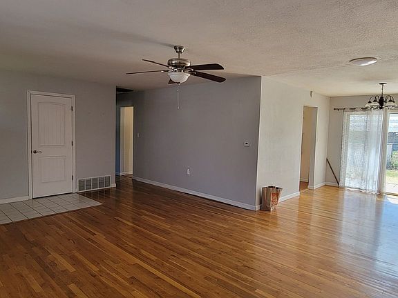 4th image of 108 Cottage Ln