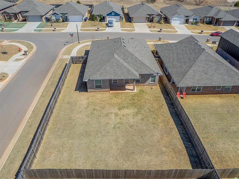 18025 Sunny Stone Ct — Photo 29