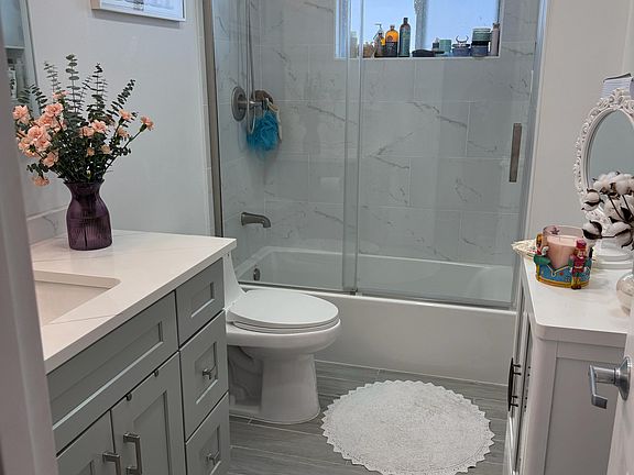 5th image of 248 E 109th Pl
