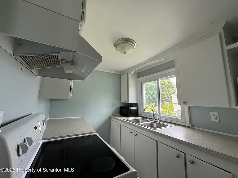 627 Sherwood Ave — Photo 6