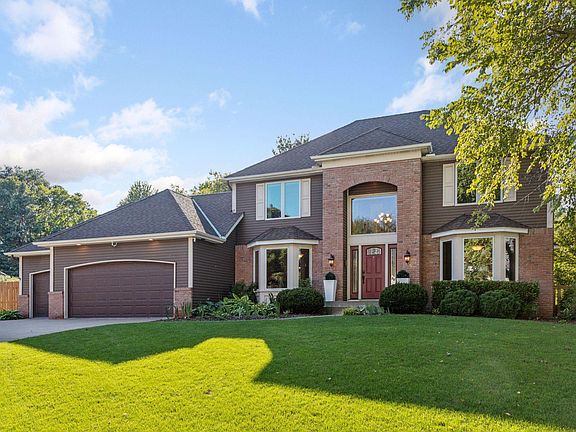 3rd image of 5955 Parkwood Dr