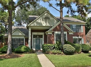 16830 Country Bridge Rd, Houston, TX 77095