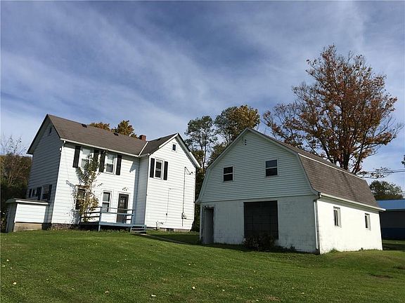 3rd image of 10957 Walnut St