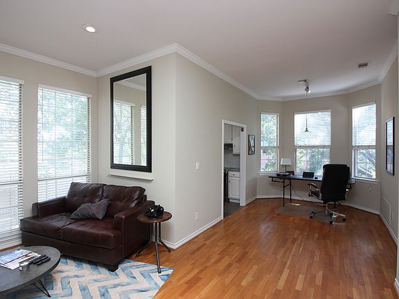 4th image of 4106 Newton Ave APT 105
