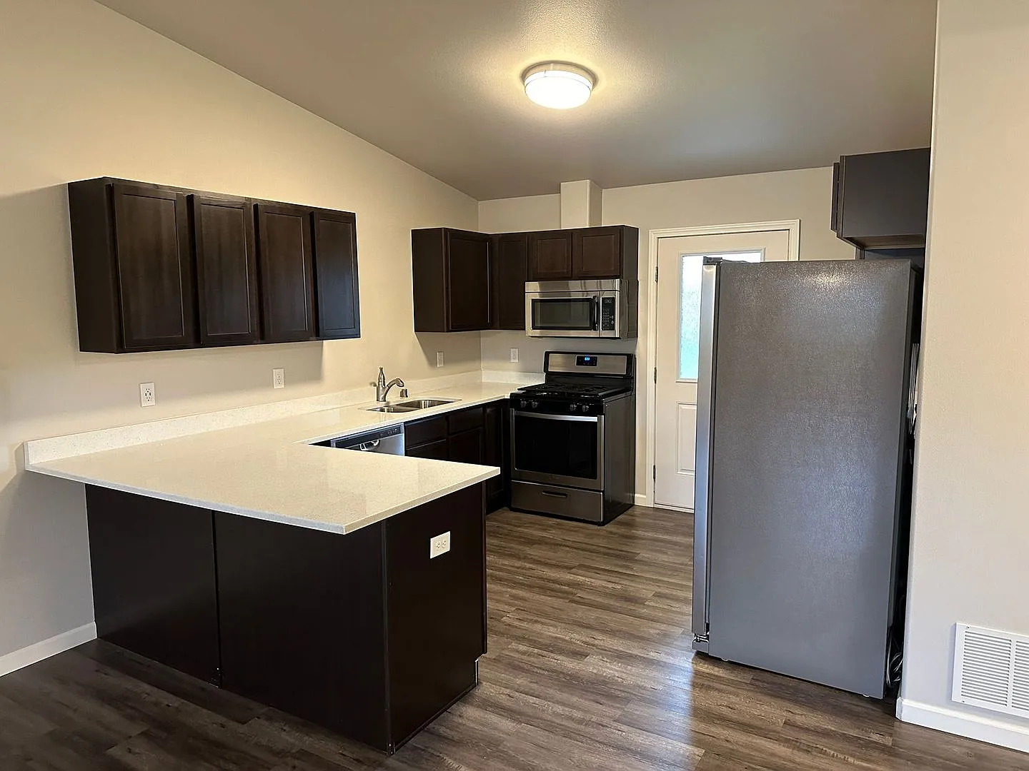 1551 N. Tinitun Circle — Photo 2