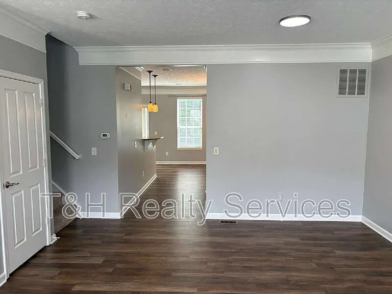 9059 Rider Dr — Photo 8