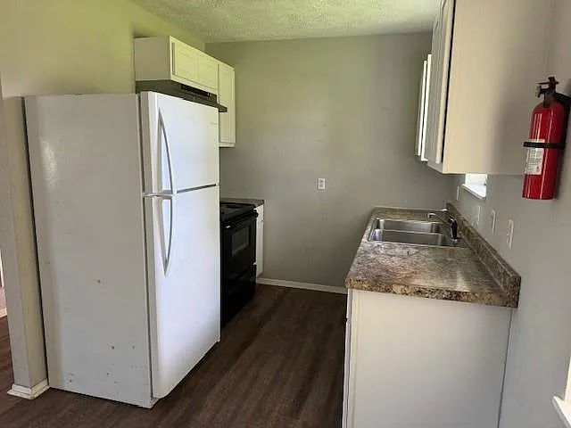 1208 Glendale St — Photo 12