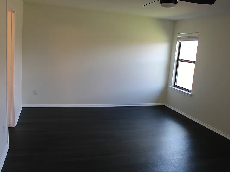 916 Watson Way — Photo 11