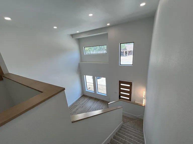 121 Post Oak Rd — Photo 14