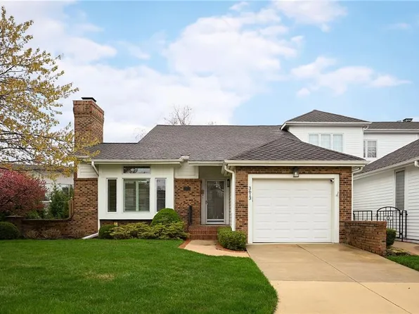 3613 Somerset Dr, Prairie Village, KS 66208