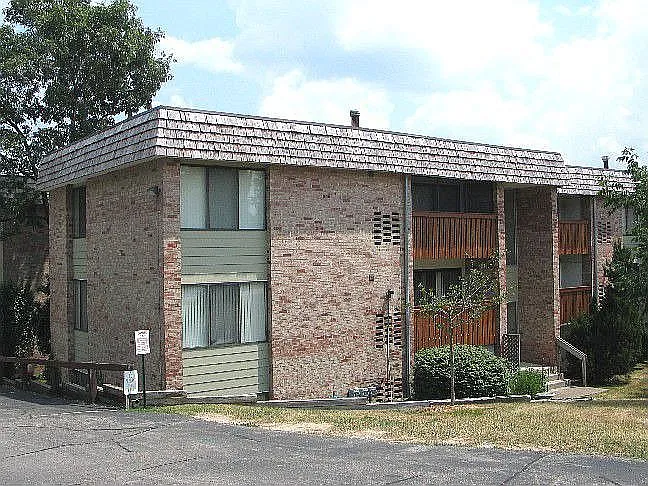1315 S Maple Rd APT 305 photo 1