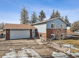 2104 S 2nd Ave, Cheyenne, WY 82007