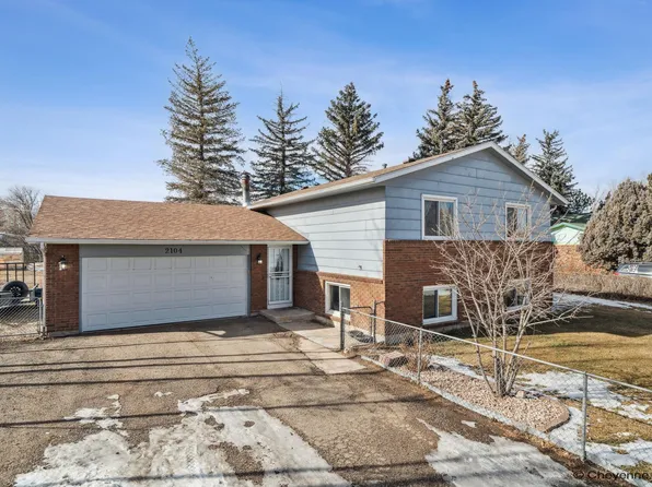 2104 S 2nd Ave, Cheyenne, WY 82007