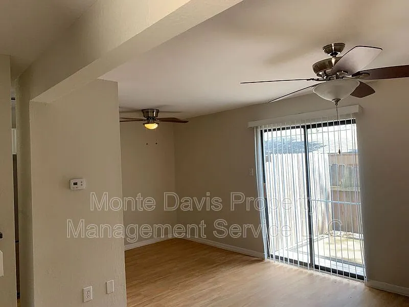 2 bed, 1.0 bath, 900 sqft, $1,395 — Photo 3