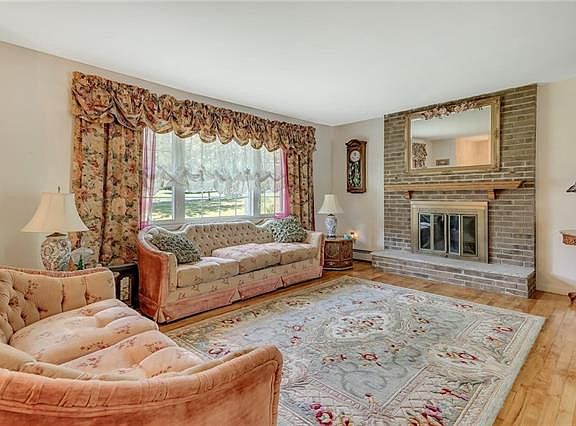5th image of 561 Milton Tpke