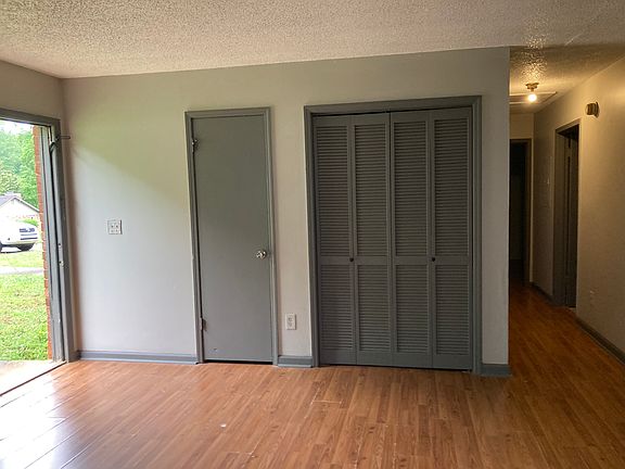 3rd image of 495 Holly Ridge Dr #B