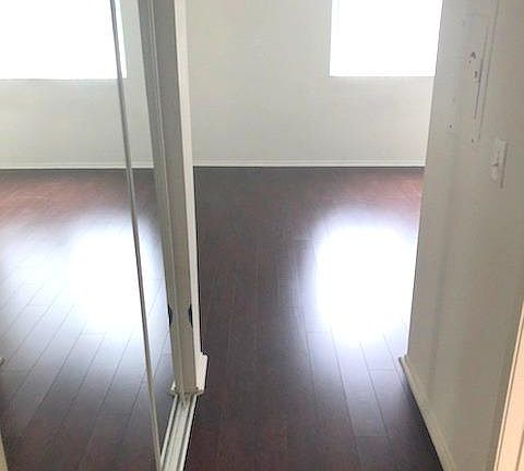 4th image of 1735 Peyton Ave #2280