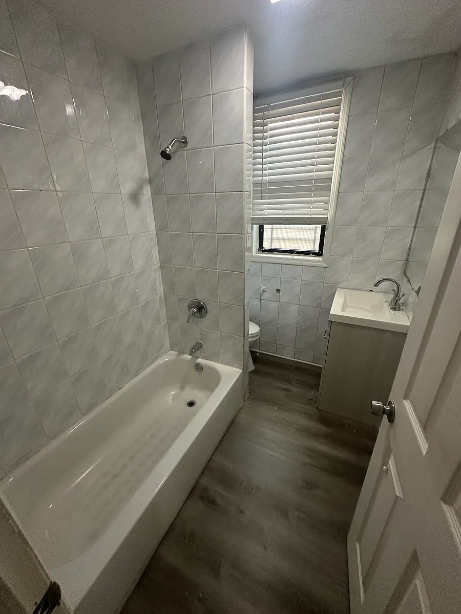 Building Photo - 47 Milford Ave #8