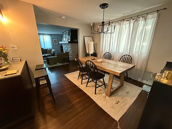 4th image of 580 Parkside Ave #1