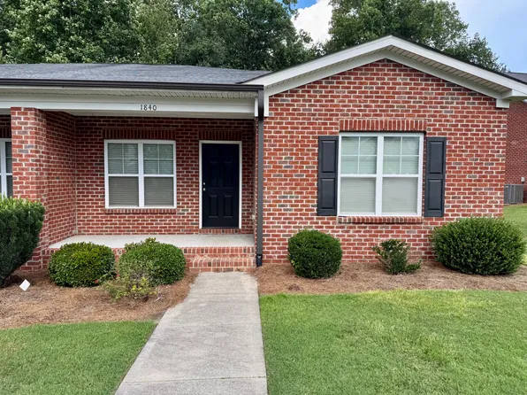 1840 Stewart St, Fuquay Varina, NC 27526