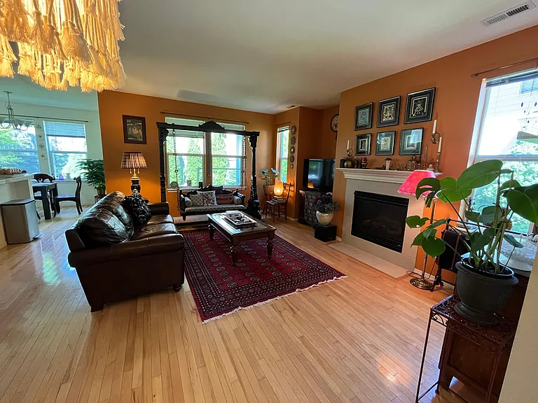 24024 SE 23rd St — Photo 5