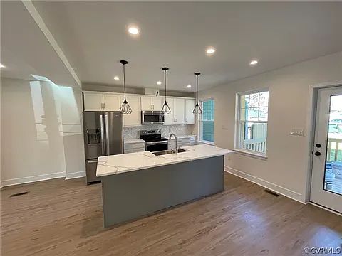 3rd image of 3116 Grayland Ave