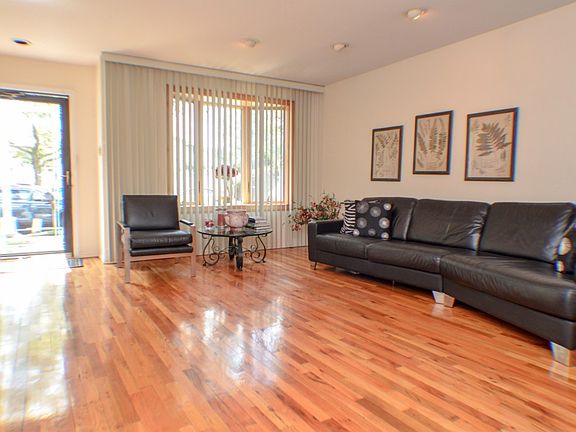 3rd image of 17 Walker Ct