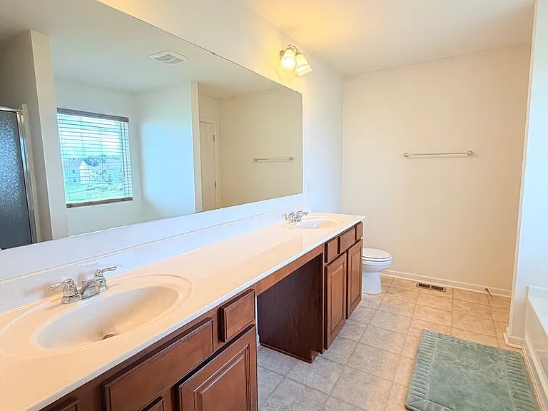 2513 Shadow Bend Dr — Photo 15