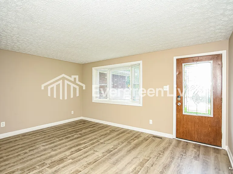 10446 Chris Dr — Photo 3