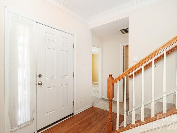 3rd image of 3025 Hiddenbrook Way