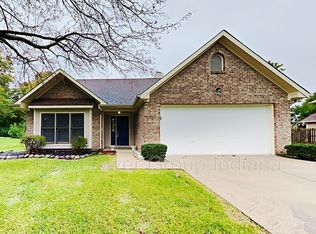 7691 Prairieview Dr, Fishers, IN 46038