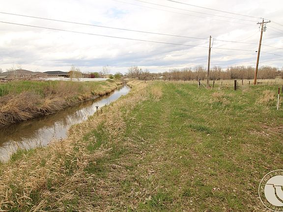 3rd image of 17th Ave