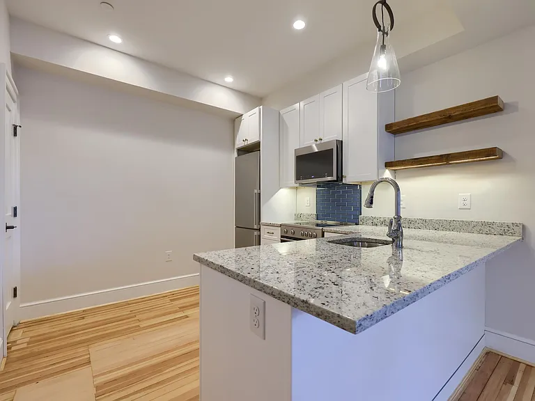 351 W James St #6 — Photo 3