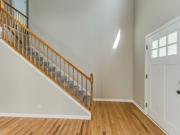 3rd image of 675 Thompson Ave