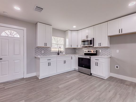 5th image of 1012 Rancho Dr