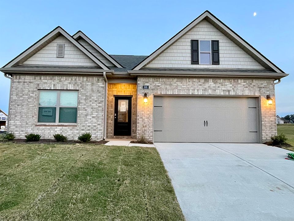 1st image of 505 Riverdale Dr