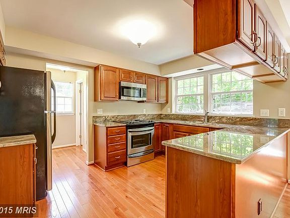 New Cabinets, Granite Counters, SS Appliances