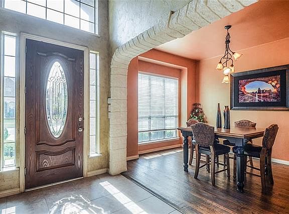 3rd image of 7719 Ivanhoe Dr