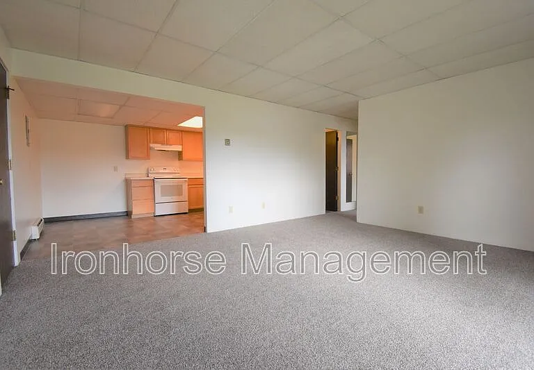 805 W Villard St #7 — Photo 4